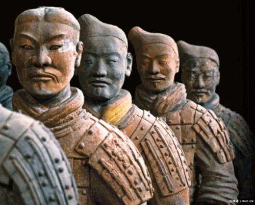 The Terracotta Warriors, Busy Check-in Stations, and the Crowds at Universal Studios